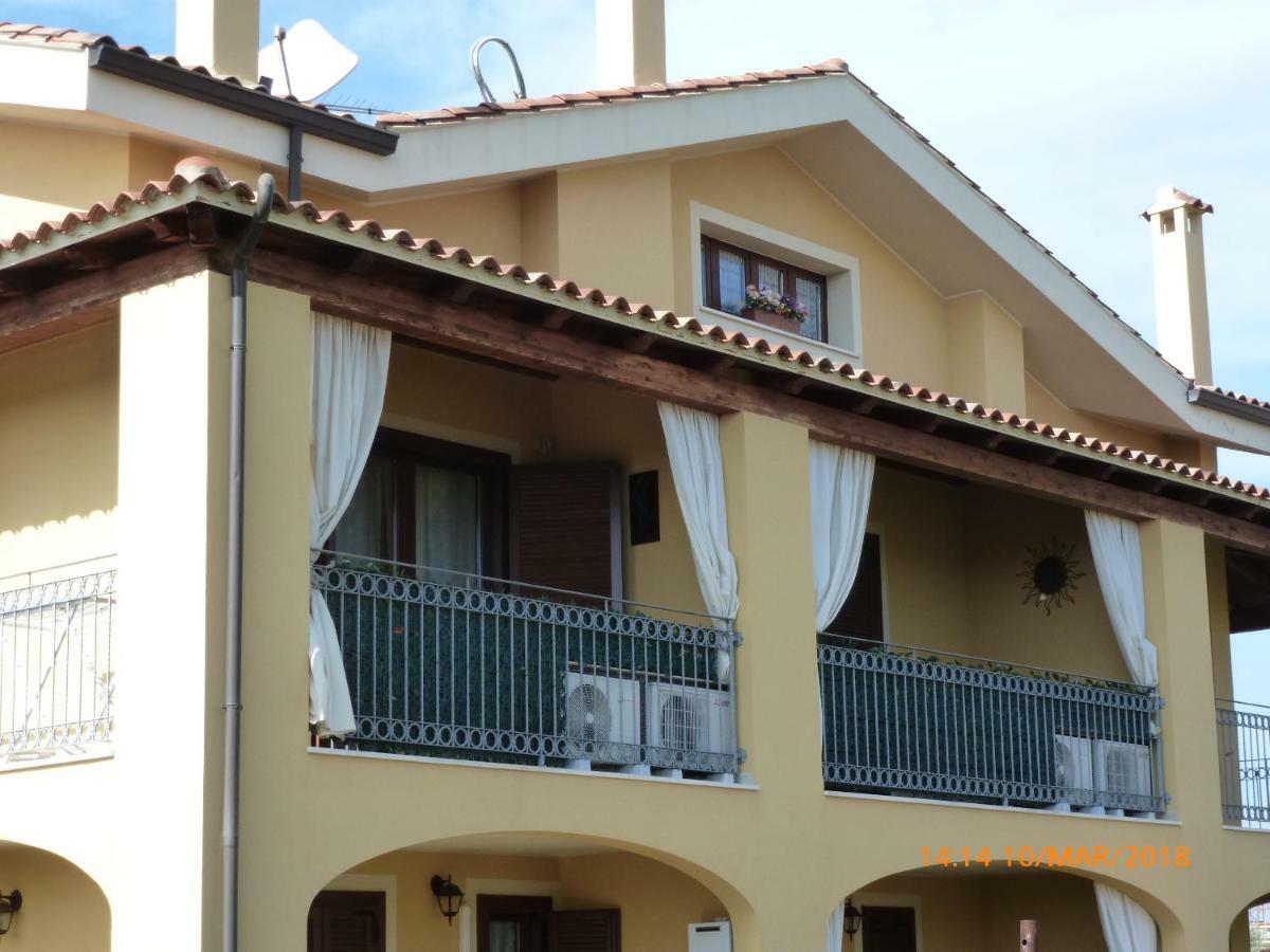 풀라 Emozioni D'Estate B&B 외부 사진